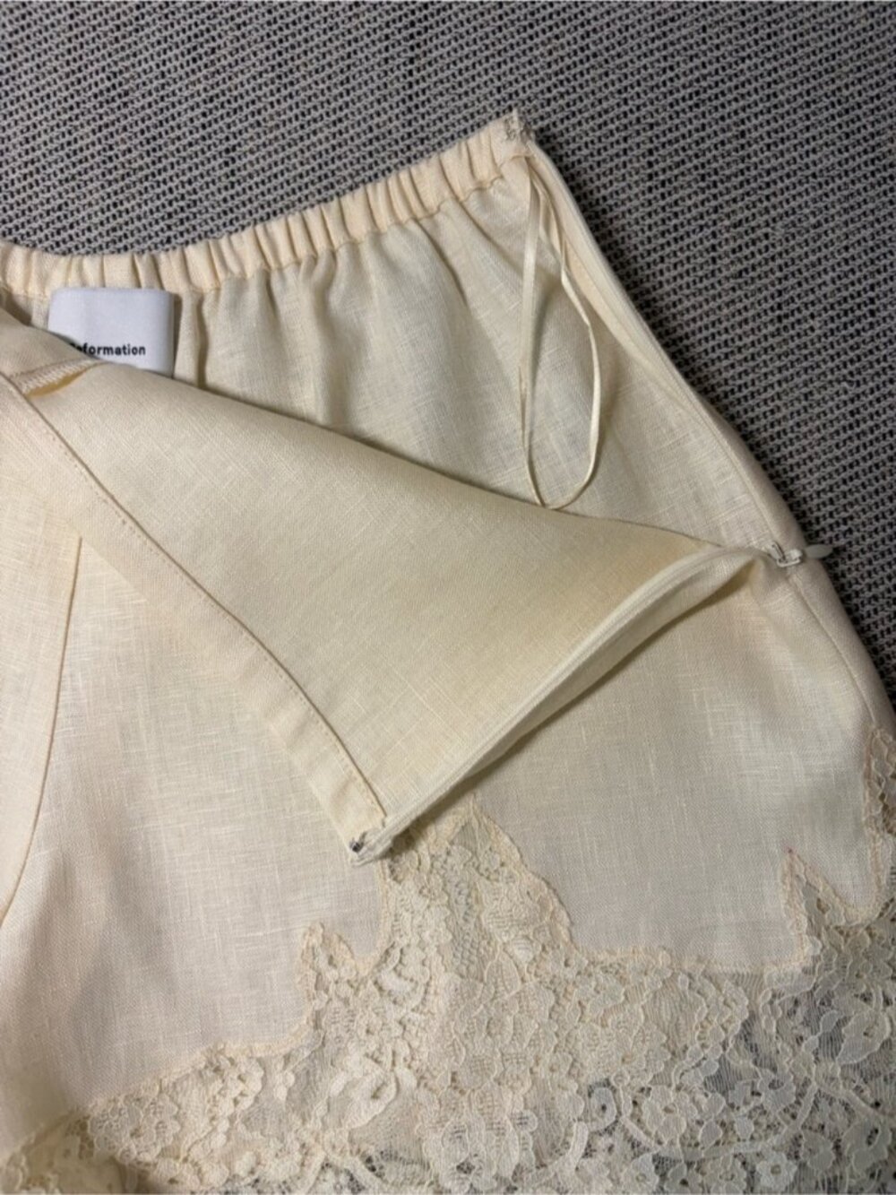 NEW Reformation Fern Sugar Yellow Lace Trim Linen Shorts Elastic Waist | US XS - Picture 11 of 13